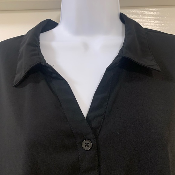 Catherine’s tunic length black button up blouse, polyester - Picture 3 of 6